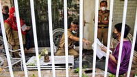 Layanan jemput bola dan sosialisasi secara door to door ini untuk memberikan kenyamanan dan kemudahan warga yang ingin mengubah alamat sesuai penamaan jalan.