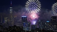 Pertunjukan kembang api ini digelar untuk merayakan Hari Kemerdekaan Amerika Serikat yang diperingati setiap tanggal 4 Juli.  