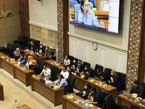 Audiensi dengan Baleg DPR, Fatia KontraS: UU ITE Banyak Mudaratnya