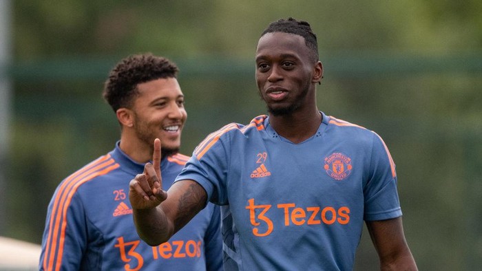 MANCHESTER, ENGLAND - JULY 04: (EXCLUSIVE COVERAGE) Aaron Wan-Bissaka of Manchester United in action during a first team training session at Carrington Training Ground on July 04, 2022 in Manchester, England. (Photo by Ash Donelon/Manchester United via Getty Images)