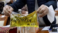 Ini adalah trobosan Kemendag sebagai salah satu upaya agar minyak goreng ini bisa terdistribusi dengan murah dan aman karena sudah sesuai dengan BPOM dan SNI. Ia pun mengklaim kalau hingga kini Harga Minyak Goreng Eceran Tertinggi di Jawa Bali sudah sesuai kebijakan Pemerintah. 