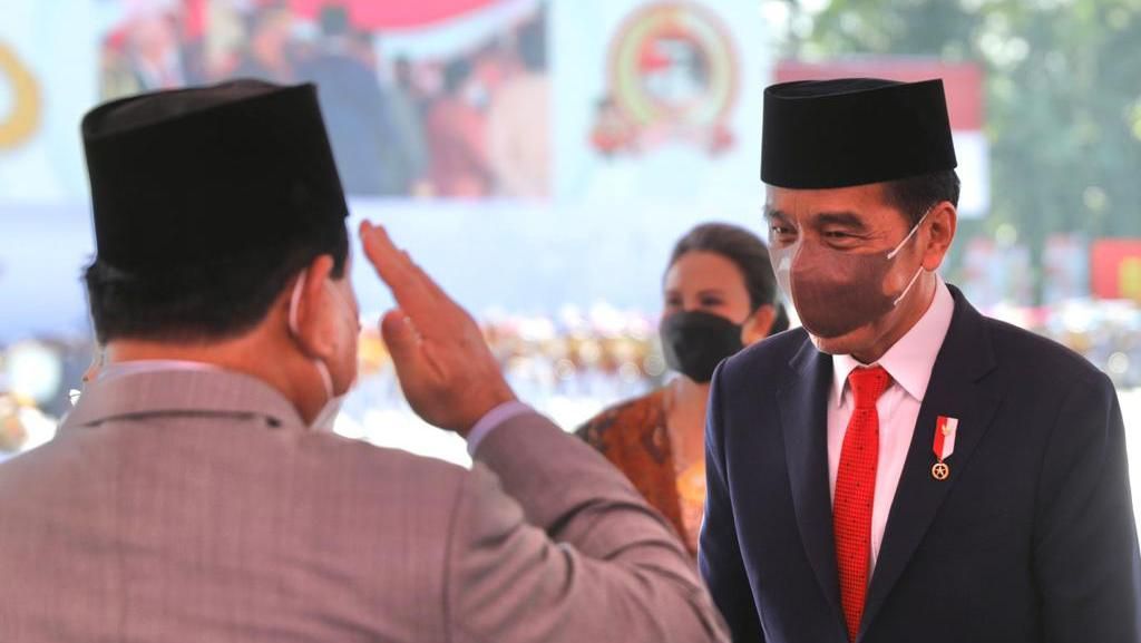 Momen Prabowo Hormat ke Jokowi di HUT Bhayangkara, Akrab dengan Mega dan JK