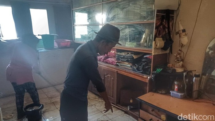 Penemuan tulang belulang di sebuah rumah di Desa Cileunyi Kulon, Kabupaten Bandung