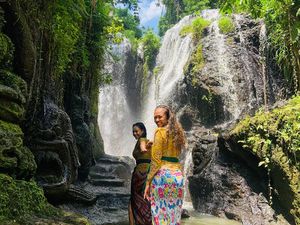 Air Suci Taman Beji Griya Waterfall Dipercaya Menyembuhkan Penyakit