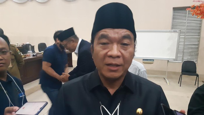 Pj Gubernur Banten Al Muktabar.