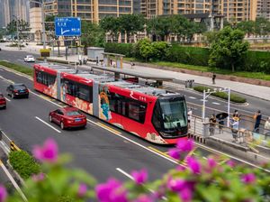 Kereta Pintar Tanpa Rel di China Mulai Diujicoba, Lihat Fotonya