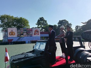 Pimpin Upacara Hari Bhayangkara, Jokowi: Rakyat Menilai Perilaku Polri