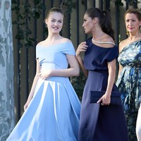 Dalam kesempatan itu, ia mengenakan dress biru muda berpotongan A-line. Dipadukan high heels dan gaya rambut konde yang klasik, ia benar-benar seperti seorang putri dari negeri dongeng.Foto: Getty Images