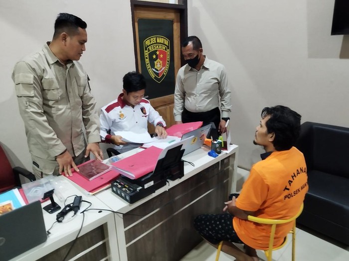Salah satu pelaku penggelapan mobil di Gresik