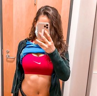 Selain kerap pamer foto nakal di Instagram dan TikTok-nya, Lexie pun punya sisi gelap lain. Dia menjual konten seksinya di OnlyFans. Foto: dok. Instagram/@lapetitexx