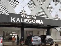 PSM Makassar Benahi Lapangan Latihan di Stadion Kalegowa