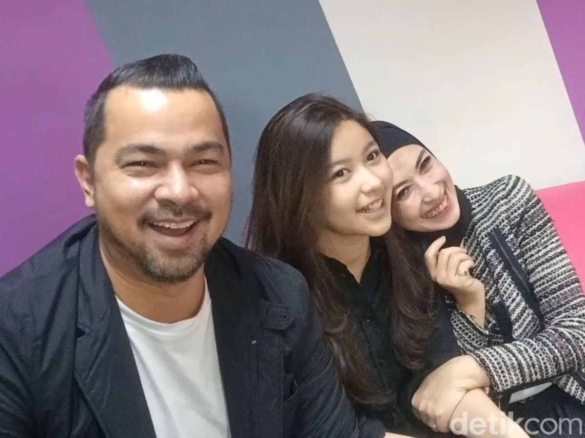 Bizning videomiz MMF Rus klubi porno partiyalar