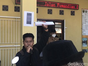 Heboh Kades Ajak Sparring, Warga Sukaresmi Geruduk Kantor Desa