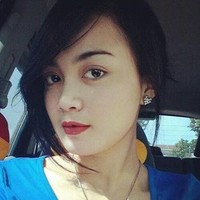 Setelah mengikuti ajang StarDut, Wika melanjutkan kariernya dengan bergabung dalam trio vokal bergenre dangdut modern. Penampilannya masih terlihat sederhana dengan poni samping dan pulasan makeup natural. Foto: Instagram/@wikasalim