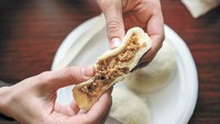 Kejadian tewas saat makan juga terjadi di Taiwan dimana ada kompetisi makan bakpao. Saat itu para peserta harus makan 2 bakpao isi telur dan keju dengan waktu secepat mungkin. Salah satu peserta, Chen tiba-tiba alami muntah hingga akhirnya berujung meregang nyawa. Foto: Istimewa