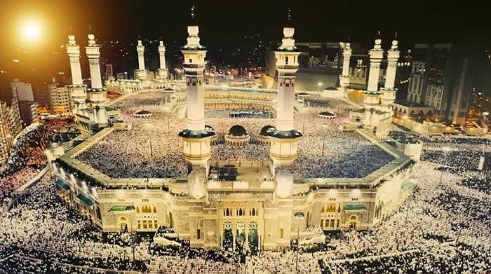 Praying in Mecca at Kaaba