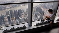 Menara ini sendiri merupakan gedung tertinggi di China dan tertinggi ketiga di dunia.