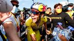 Tak Terkejar di 11 Km Terakhir, Van Aert Pertahankan Jersey Kuning