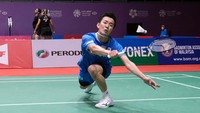 Anthony kembali banyak melakukan kesalahan sendiri di awal gim ketiga. Sempat mengejar ketertinggalan dan menyamakan kedudukan 8-8, Anthony akhirnya tertinggal 8-11 saat interval.