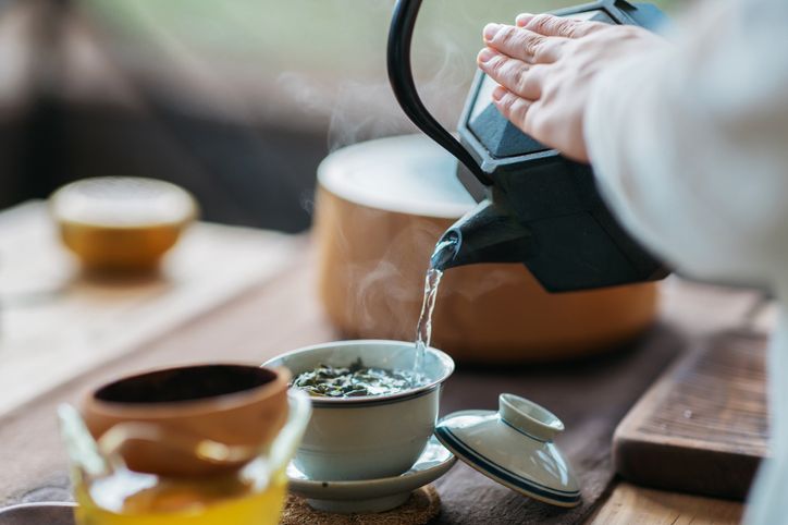 Apakah lebih baik teh atau kopi?