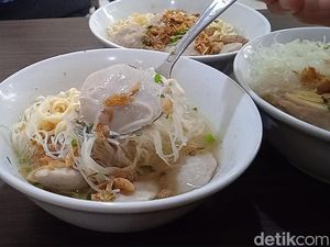 Bakso Gepeng Tebet: Bakso Favorit Artis yang Habiskan 25 Kg Daging Sehari!