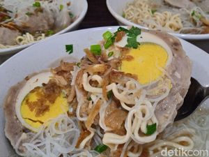 Wajib Mampir! 5 Bakso Kebanggaan Warga Tebet yang Tak Pernah Sepi