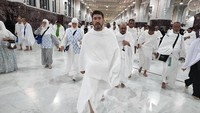 Keinginan setiap umat Muslim adalah bisa menunaikan ibadah haji di kota suci Mekkah. Meski begitu, nyatanya tidak semua orang bisa menunaikan ibadah haji karena keterbatasan biaya. Namun ternyata hal itu tidak menyulutkan semangat dan keinginan Adam Muhammad.  