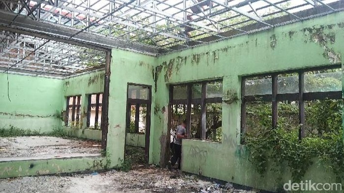 Eks bangunan sekolah di Majalengka.
