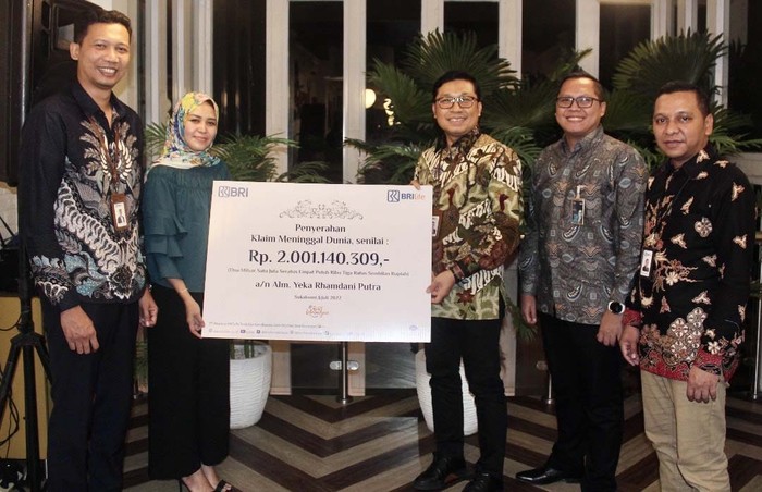 BRI Life Jaga Kepercayaan Nasabah PT Asuransi BRI Life menjaga kepercayaan nasabahnya. Salah satu usahanya dengan membayarkan klaim sesuai dengan pertanggungan.