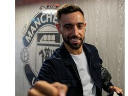 Ragam Meme Cristiano Ronaldo Usai Diisukan Hengkang dari MU