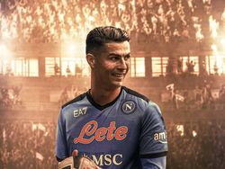 Ragam Meme Cristiano Ronaldo Usai Diisukan Hengkang dari MU