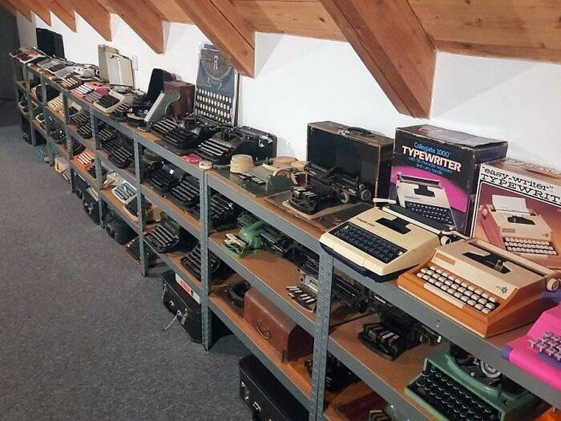 Deretan Koleksi Unik Netizen