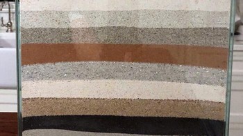 Unik banget nggak sih? Koleksi pasir pantai dari berbagai pantai. Dok. Boredpanda