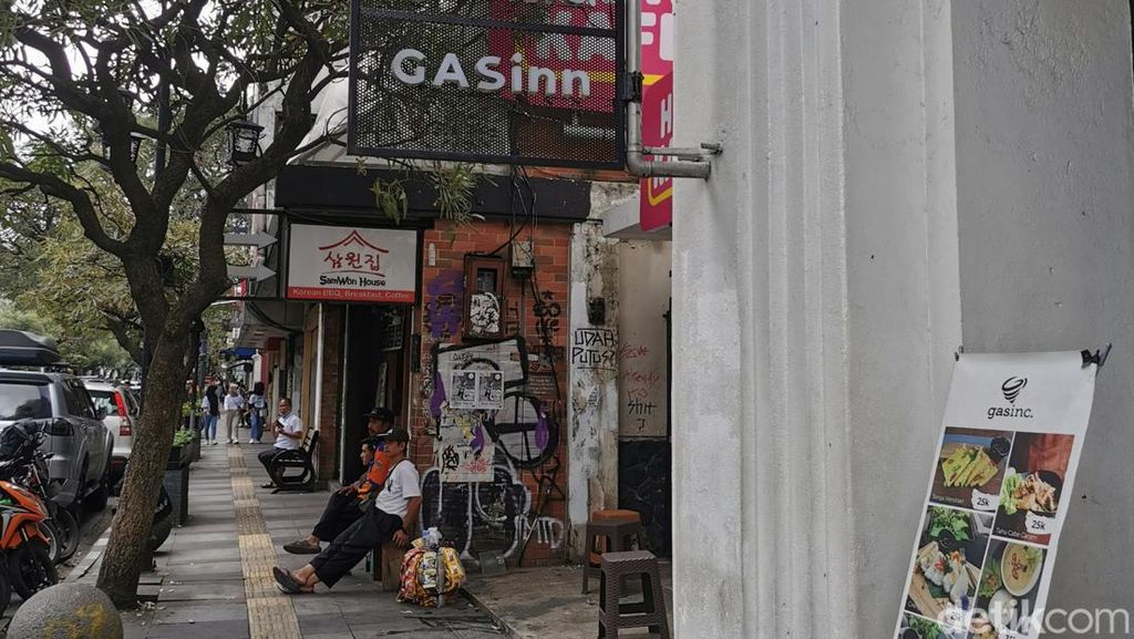 Menikmati Jalan Braga Sambil Makan Siang di Gasinc, Bandung