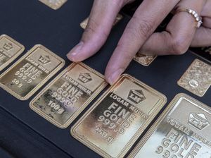Harga Emas Hari Ini Ambruk!
