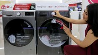 Untuk menghadapi berbagai tantangan, LG kembali memperkenalkan mesin cuci terbaru, LG AI DD dengan ezDispense. Memiliki tabung berkapasitas 13 kg untuk pencucian dan 8 kg untuk pengeringan, sehingga lebih fleksibel untuk menangani jumlah cucian besar dalam satu kali pencucian.