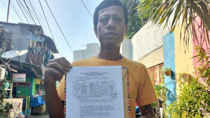 Ketua RT 01 Kelurahan Cikini, Nurzaman menyampaikan penolakan warga atas perubahan nama jalan.