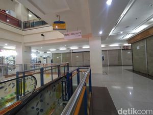 Potret Toko Elektronik di Roxy Nyerah Akibat Pandemi-Tutup Berjamaah