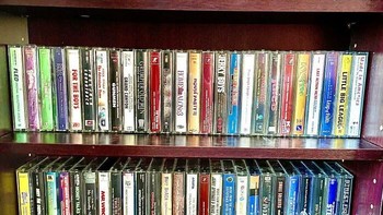 Koleksi kaset yang sangat berharga. Foto: Bored Panda