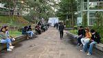 Kawasan Dukuh Atas Sudirman Memang Keren, Oke Juga buat Foto-foto