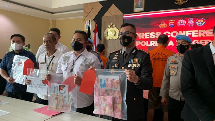 Konferensi pers kasus pungli di Tangerang (Rakha-detikcom)