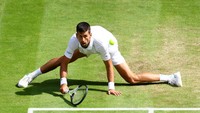 Novak Djokovic Jatuh Bangun Demi Semifinal Wimbledon