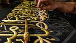 Istimewanya Kiswah Kabah, Terbuat dari Kain Sutra dan Berhias Benang Emas