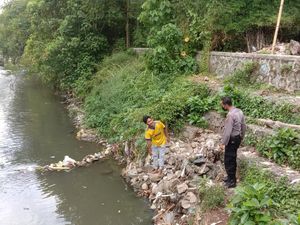 Warga Sudah Dua Kali Lihat Mayat Bayi Mengapung di Sungai Ancar