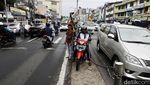 Hindari U-Turn, Pemotor Pilih Terobos Rantai Pembatas Jalan