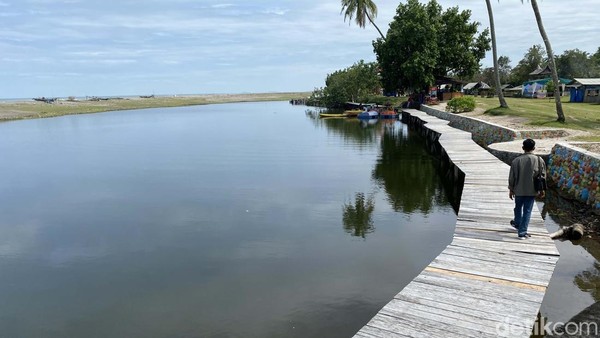 Desa Wisata GTP Ulakan memiliki daya tarik wisata berupa kawasan pesisir pantai dengan estuaria mangrove, yang dikelola menjadi destinasi ekowisata dan edukasi.