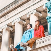 Pria yang akrab disapa Oscar itu menjelaskan untuk menghadiri pernikahan metaverse, para tamu undangan cukup mengakses tautan yang sudah diberikan. Setelah mengisi buku tamu, tamu masuk ke ruangan utama metaverse, disambut avatar dari kami (pengantin) lengkap dengan berpakaian pengantin jawa dengan tampilan 360 derajat. Nama dari tamu yang hadir / yang sudah mengisi buku tamu turut muncul dalam metaverse pernikahan kami, beserta dengan avatar tamu-tamu yang lain, sehingga benar-benar seperti hadir dalam pesta pernikahan, lanjutnya lagi. Foto: Dok. Instagram @erlintopia.