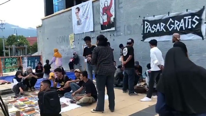 Pasar gratis di Palopo.