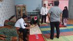 Dijemput Polisi, Pria Penghina Presiden Cengar-cengir