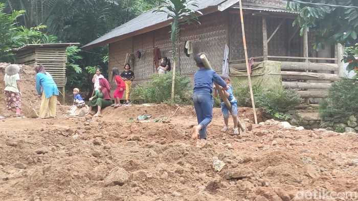 Potret Kampung Adat Miduana yang masih terjaga tradisi dan kebudayaannya